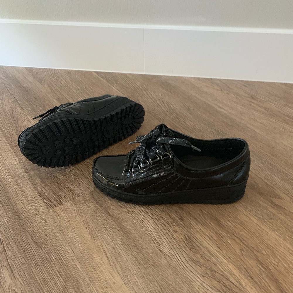 New!! Platform sneakers from Mephisto size 7